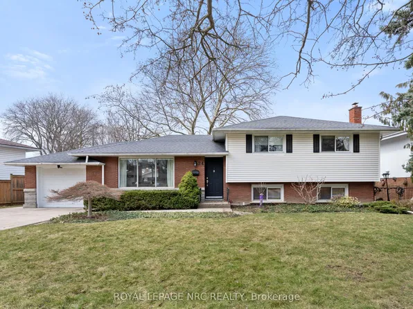 24 Valerie Dr, Saint Catharines, ON L2T 3G5