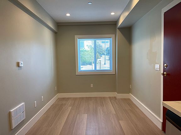 4th image of 828 Anza St #A