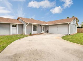 2209 SE Carnation Rd, Port Saint Lucie, FL 34952