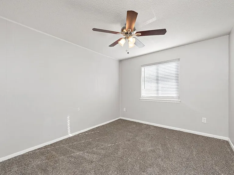 4141 Roanoke Rd — Photo 16