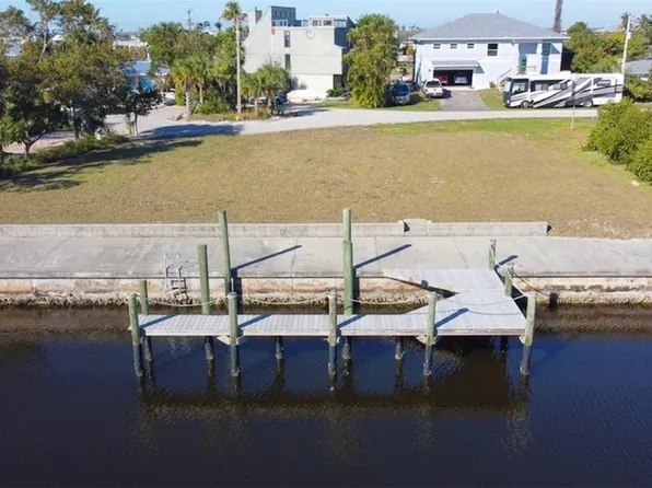 3210 Stabile Rd, Saint James City, FL 33956