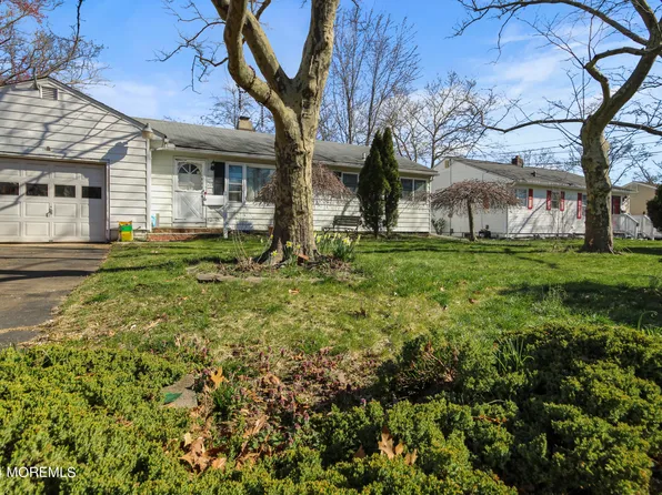 25 Maurice Avenue, Holmdel, NJ 07733