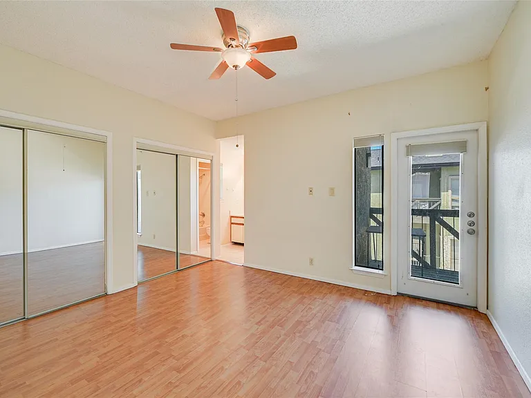 807 W 25th St #316 — Photo 6