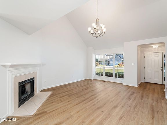 5th image of 10149 Highgate Cir