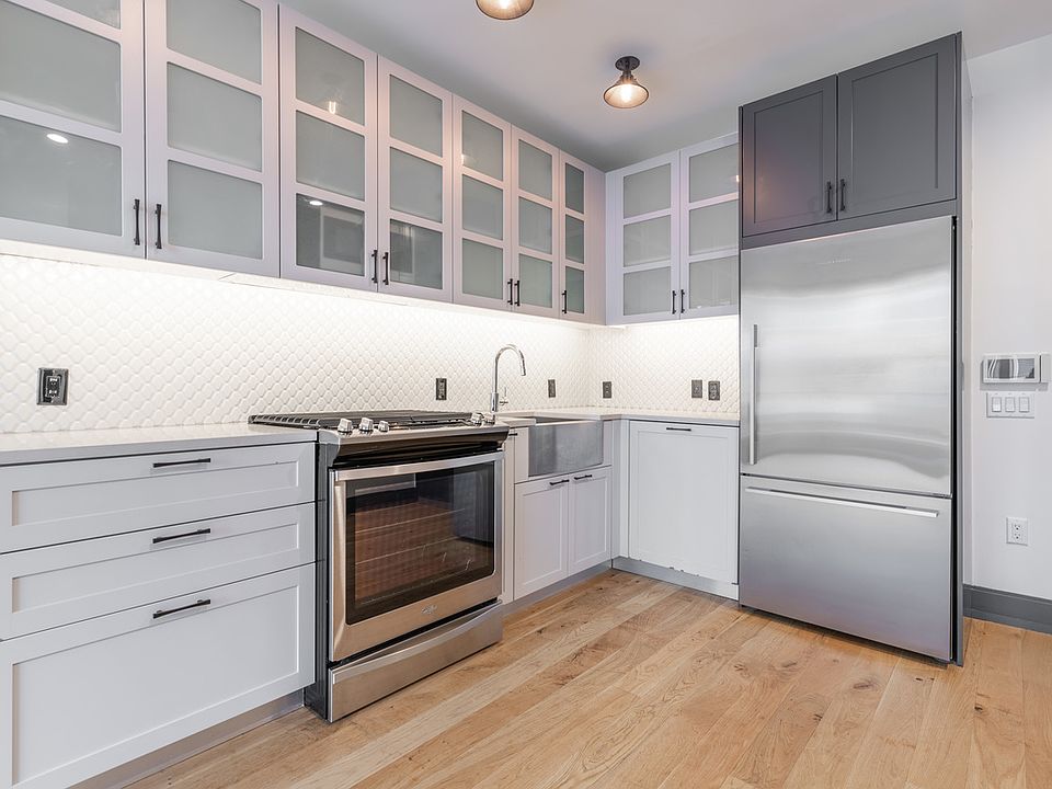 1st image of 10 Montieth St #479