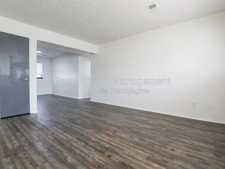 The Vincent Apartments — Photo 21