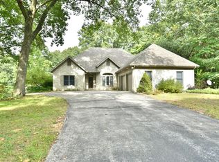 808 Point O Woods Dr, Benton Harbor, MI