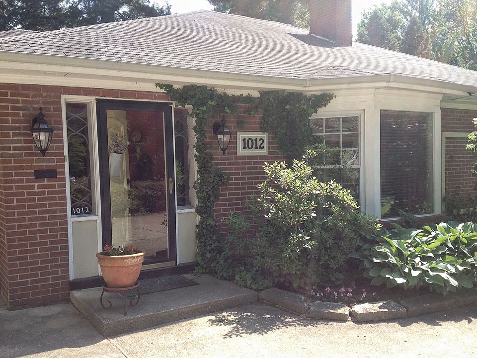 2nd image of 1012 Saint Louis St