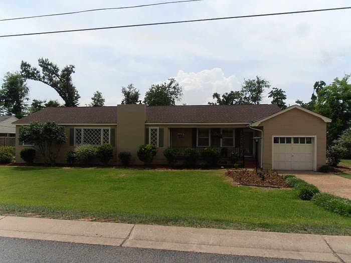 1st image of 2925 Arcadia Dr