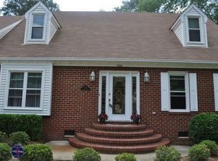 1322 Fairway Dr, Chesapeake, VA 23320