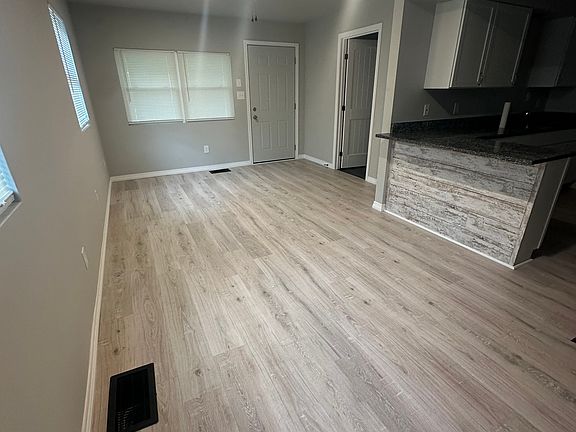 3rd image of 1532 Parker St