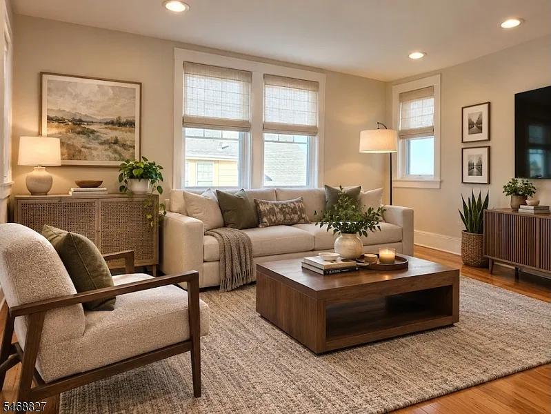 2 bed, 1.0 bath, $2,400 — Photo 2