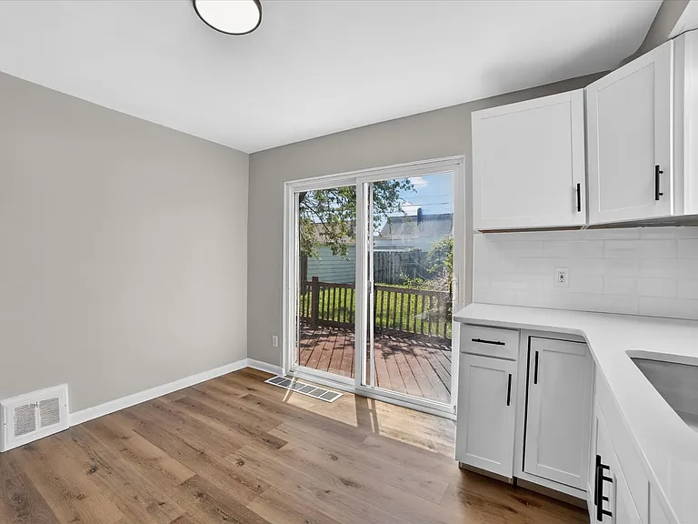 13776 Shady Oak Blvd — Photo 8