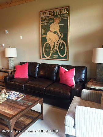 1st image of 122 Hastings Dr #212