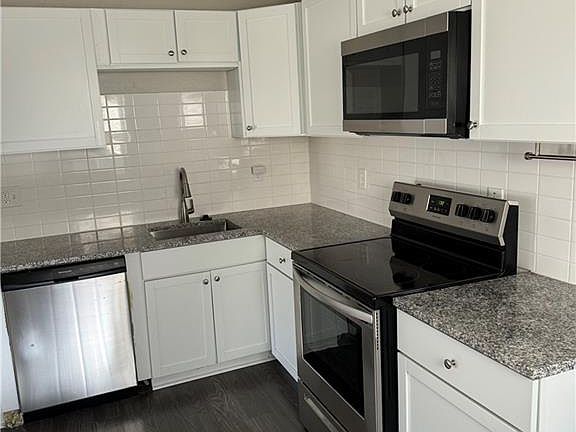 3rd image of 6843 Bellefontaine Ave
