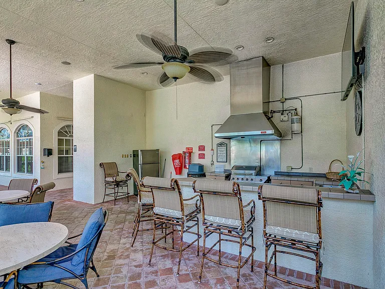 9303 Myrtlewood Cir W — Photo 29