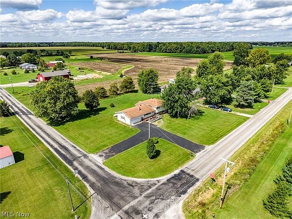 3rd image of 19 Greenwich Milan Townline Rd N