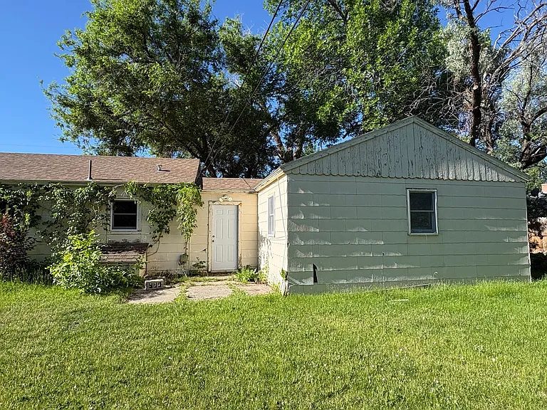2923 & 2925 Poly Dr — Photo 14