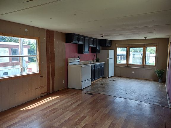 2nd image of 1067 County Road 467 #194