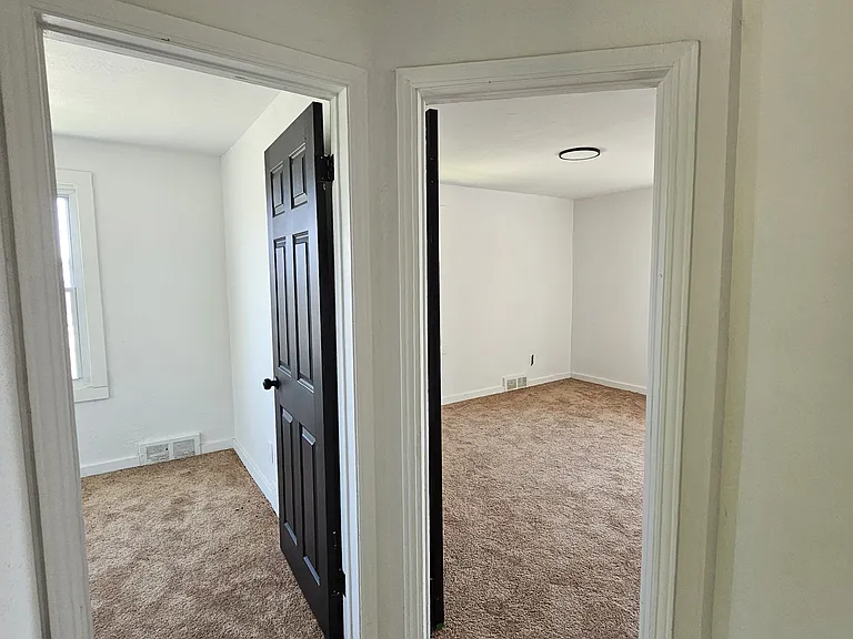 4001 E Outer Dr — Photo 8