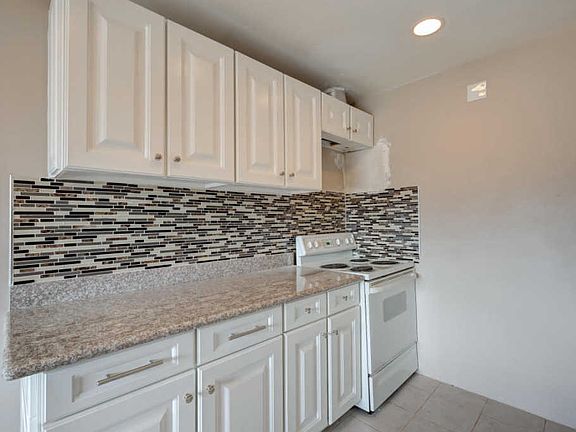 3rd image of 4328 W Crittenden Ln