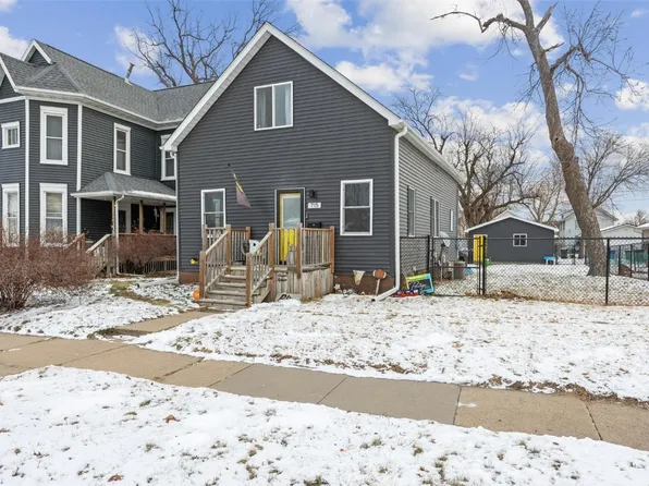 715 8th St SW, Cedar Rapids, IA 52404