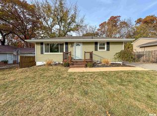 3527 W Elmwood Ct, Peoria, IL 61615