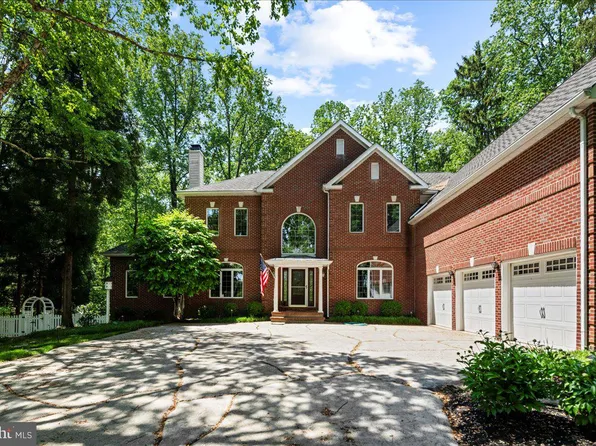 52 Woodside Ln, New Hope, PA 18938