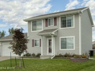 485 Coral Ridge Blvd, Pleasant Hill, IA 50327