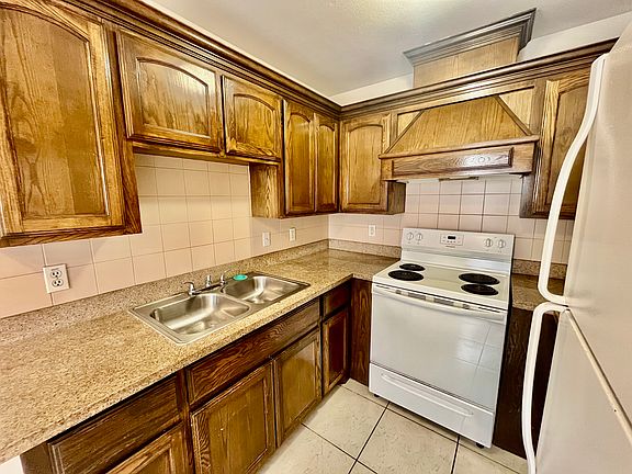 4th image of 2410 W Hackberry Ave #2