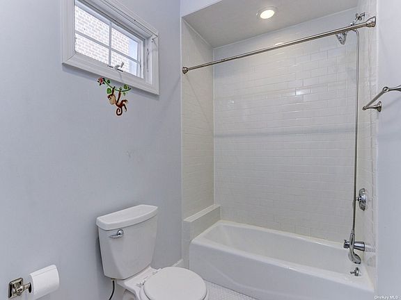 4th image of 434B E Broadway