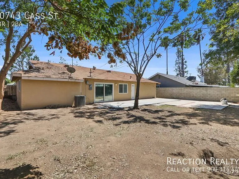 10743 Cass St — Photo 2