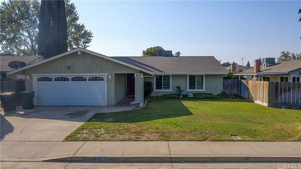 2576 Michigan Ave photo 1