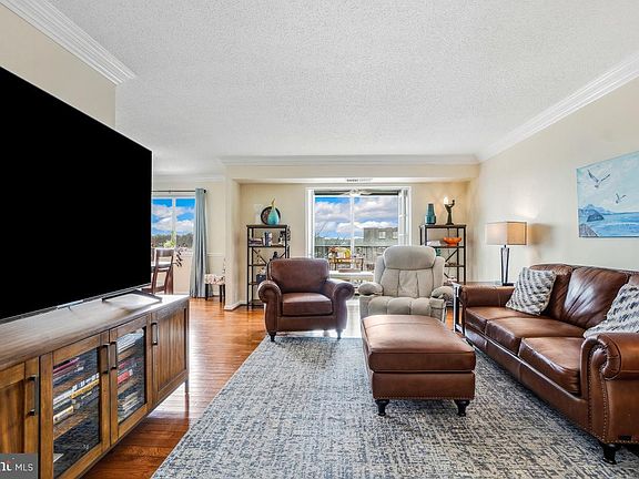 3rd image of 5904 Mount Eagle Dr APT 516