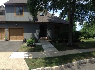 4 Hawthorne Pl, Basking Ridge, NJ 07920