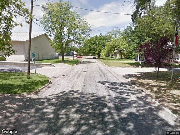 Exterior Neighborhood (street photo)