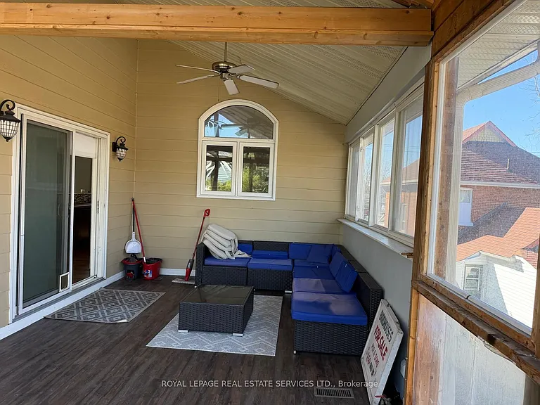 100 Essa Rd #UPPER LEVEL — Photo 28