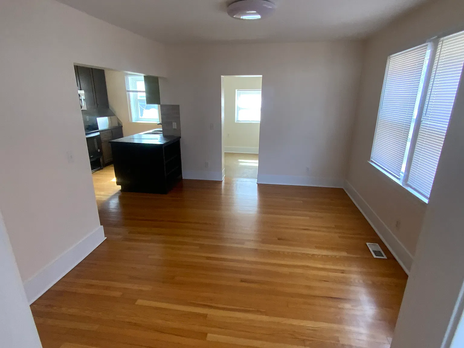3 bed, 1570 sqft, $1,550 — Photo 4