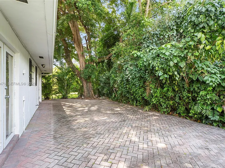 5520 San Vicente St — Photo 3