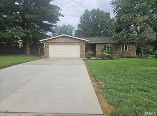 7811 Ridgemont Dr, Newburgh, IN 47630