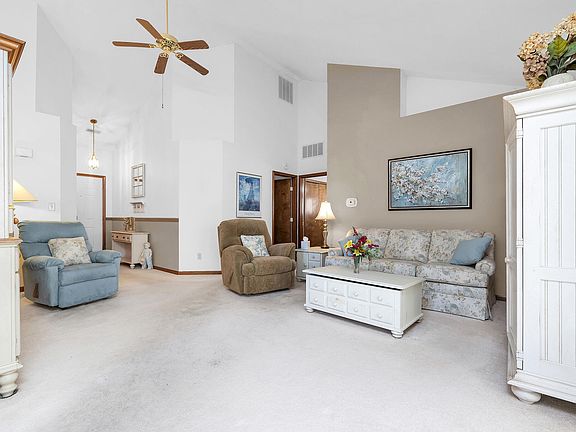 5th image of 416 Woodside Pl