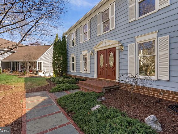 4th image of 7 Cliffe Hill Ct