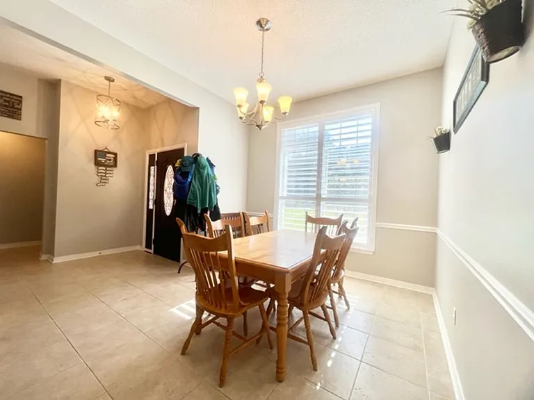1660 Northridge Rd — Photo 6