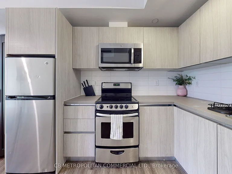 335 College St #106 — Photo 6