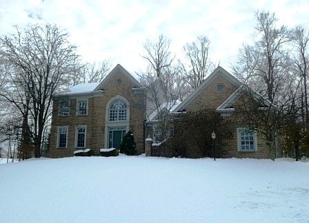 Huge 4 bed, 4.5 bath 2-story