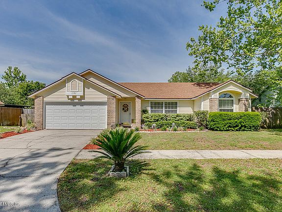 4th image of 1582 Mountain Lake Dr E