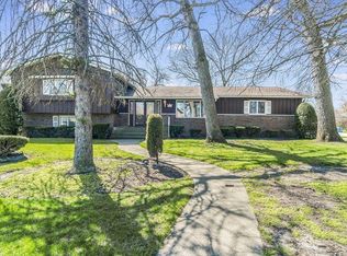 345 Little John Dr, Schererville, IN