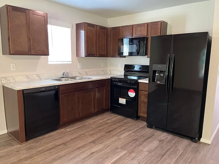 1789 Breckenridge St — Photo 3
