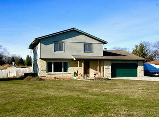 W143S7693 Independence Dr, Muskego, WI 53150