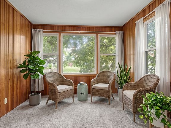 4th image of 1227 Thomas Ave